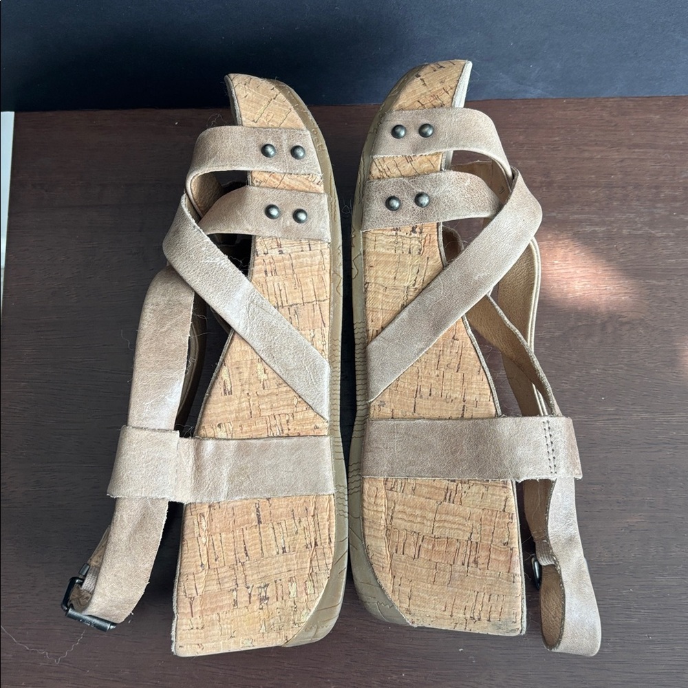Bussola Beige Leather cork wedge Sandals - Picture 8 of 9